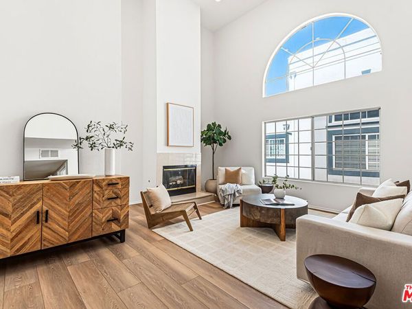 3949 Bentley Avenue, Unit 8, Culver City, CA 90232