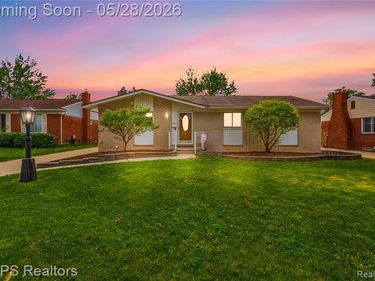 37145 Alper Drive, Sterling Heights, MI 48312