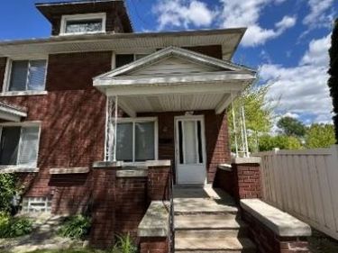 160 LABADIE Street, Wyandotte, MI 48192