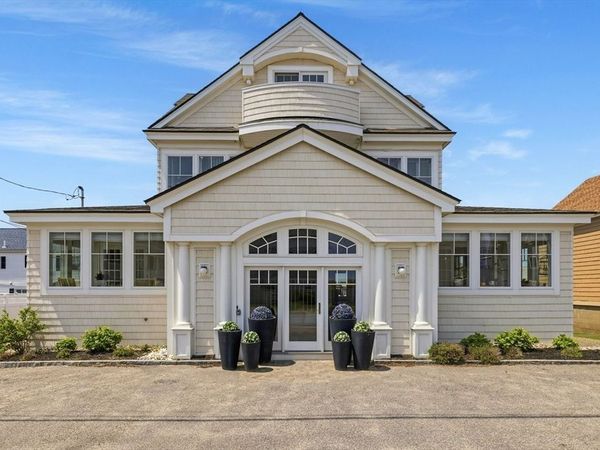 12 Commonwealth Ave, Salisbury, MA 01952