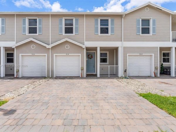 914 SE 18th St, Homestead, FL 33034