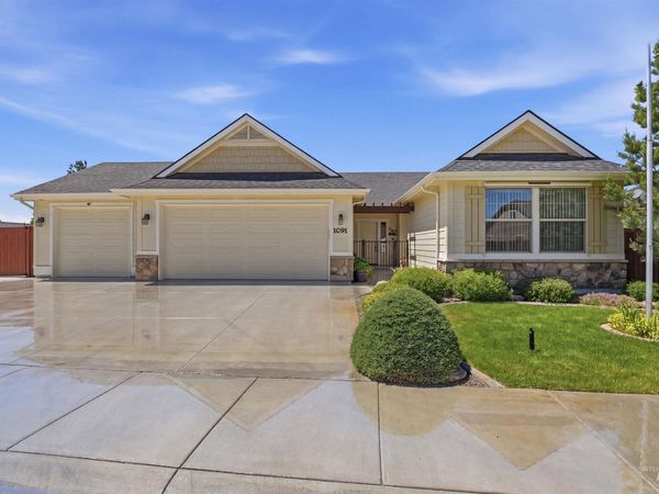 1091 N Hornback Ave, Star, ID 83669