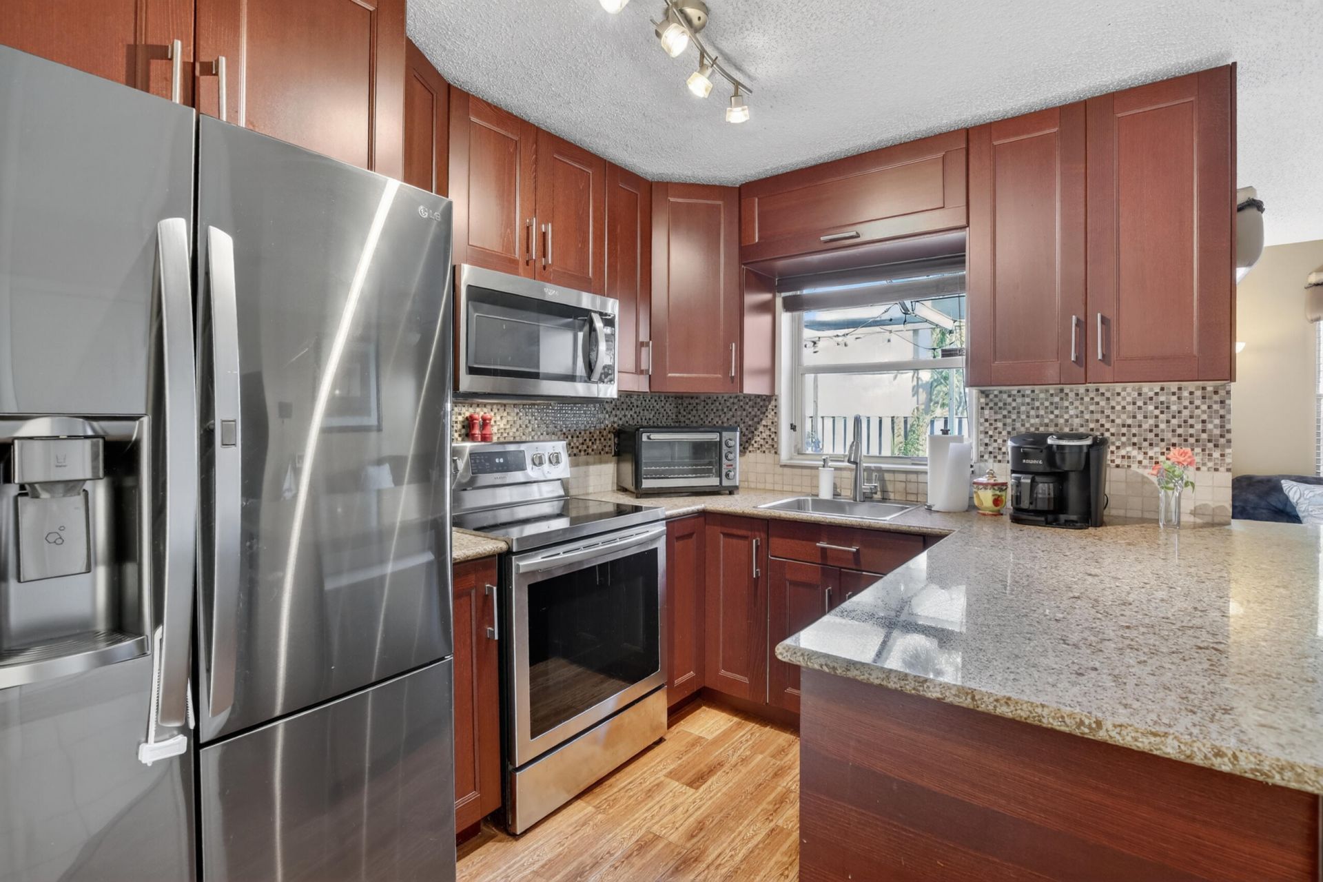 1287 NW 106th Terrace, Plantation, FL 33322 Photo