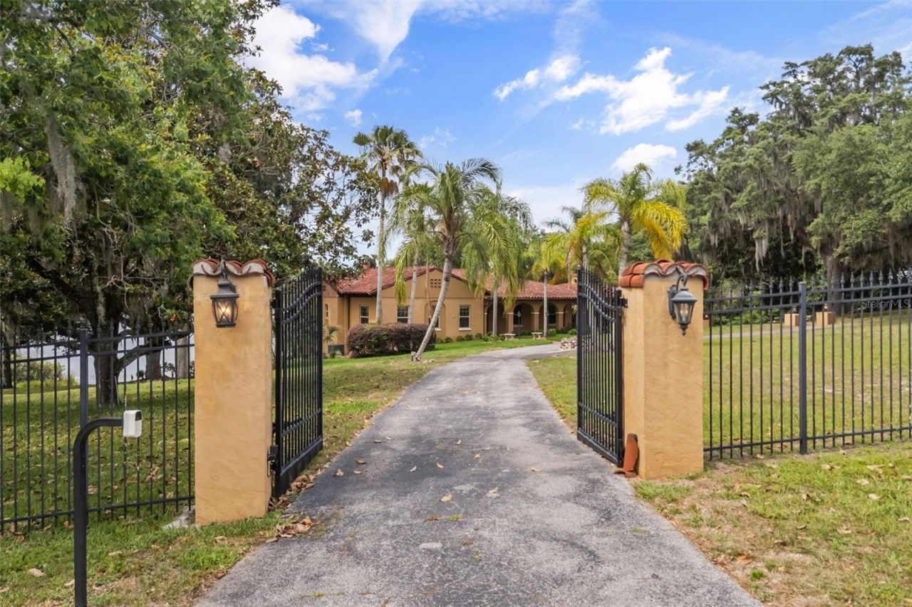 1909 Country Club Drive , Eustis, FL 32726 Photo