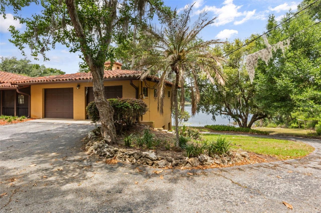 1909 Country Club Drive, Eustis, FL 32726 Photo