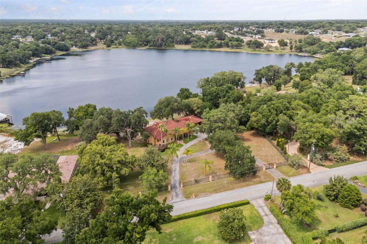 1909 Country Club Drive, Eustis, FL 32726 Photo