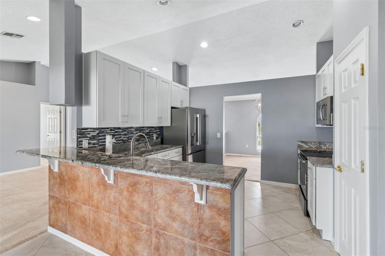 6352 Prominence Point Drive, Lakeland, FL 33813 Photo