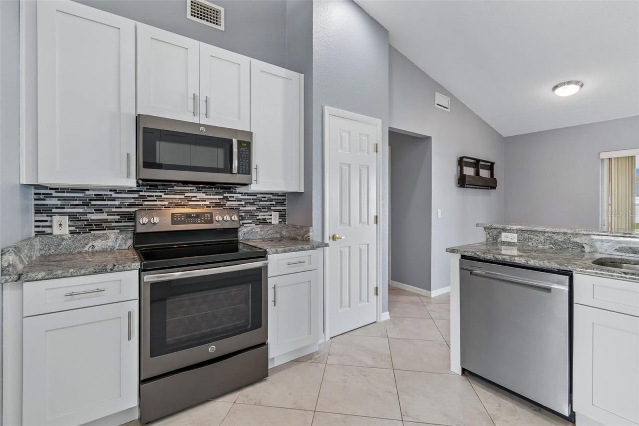 6352 Prominence Point Drive, Lakeland, FL 33813 Photo