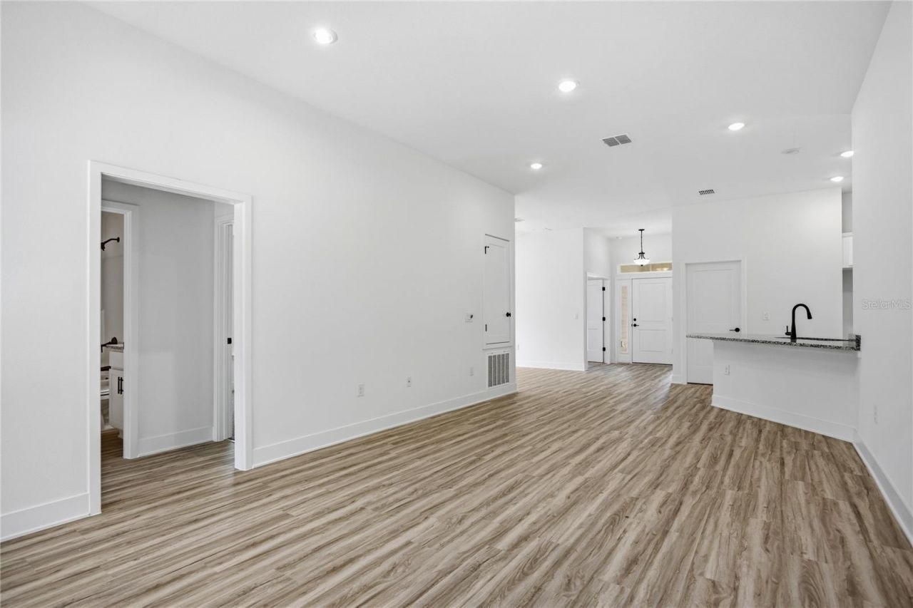 2590 SW 250th Terrace , Newberry, FL 32669 Photo