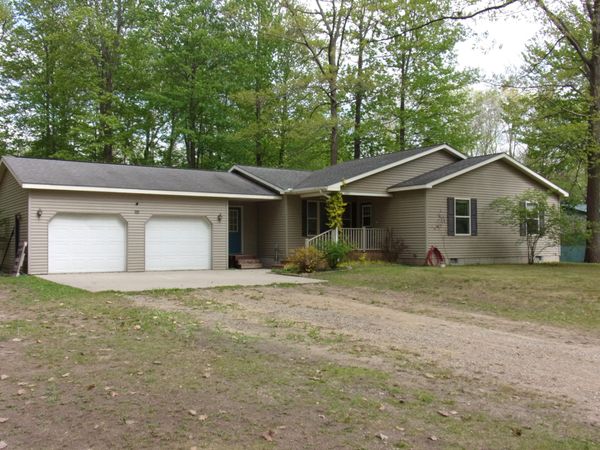 4261 Pebble Beach Drive, Gladwin, MI 48624