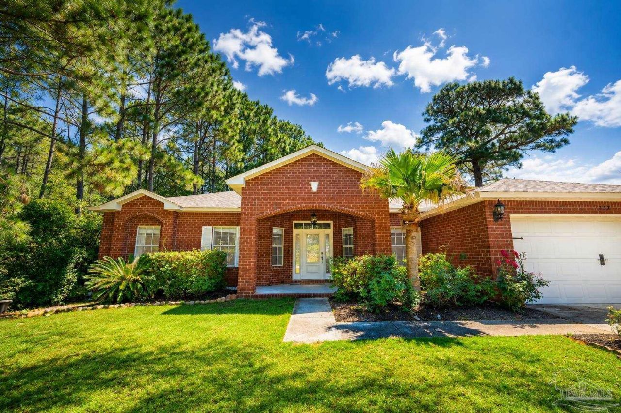 1842 Seahawk Ln, Navarre, FL 32566 Main Photo