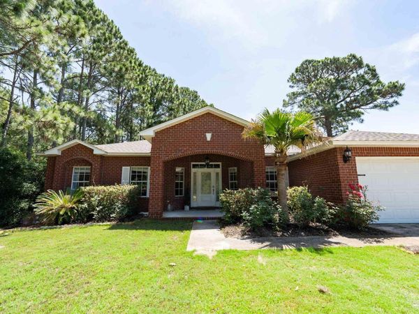 1842 Seahawk Ln, Navarre, FL 32566
