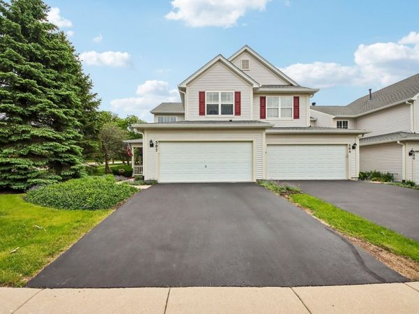502 Heritage Court , St. Charles, IL 60175