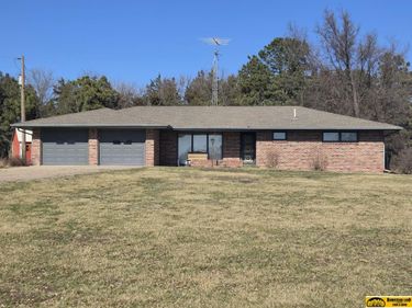 12262 E State Hwy 4 , Beatrice, NE 68310