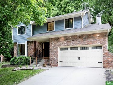 828 Hidden Hills Drive , Bellevue, NE 68005
