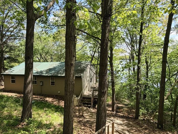 21165 Elkview Circle , Richmond, MN 56368
