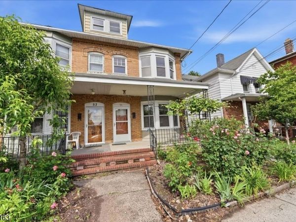 55 Thompson St, Raritan, NJ 08869