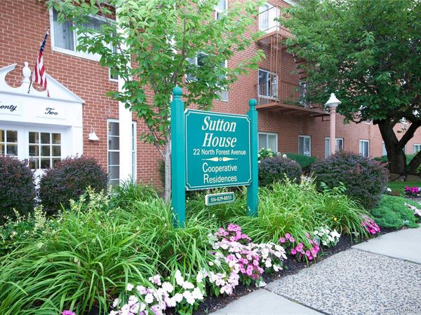 22 N Forest Avenue , Unit 3E, Rockville Centre, NY 11570