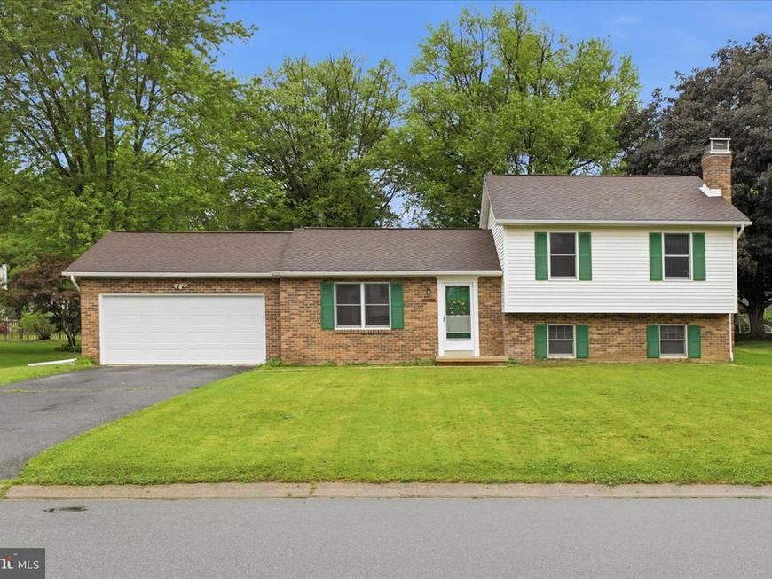 3137 Woodridge Drive, Landisville, PA 17538 Main Photo