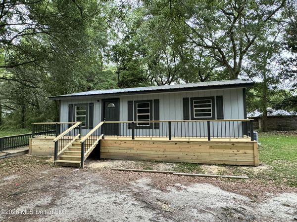 2708 E 24th Street, Pascagoula, MS 39581