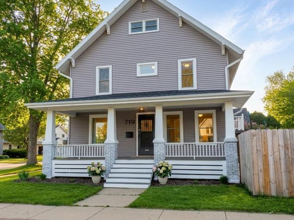 719 S MEMORIAL DRIVE, Appleton, WI 54911