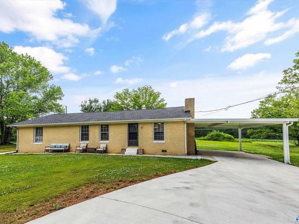 1807 Lindsay Lane N, Athens, AL 35613