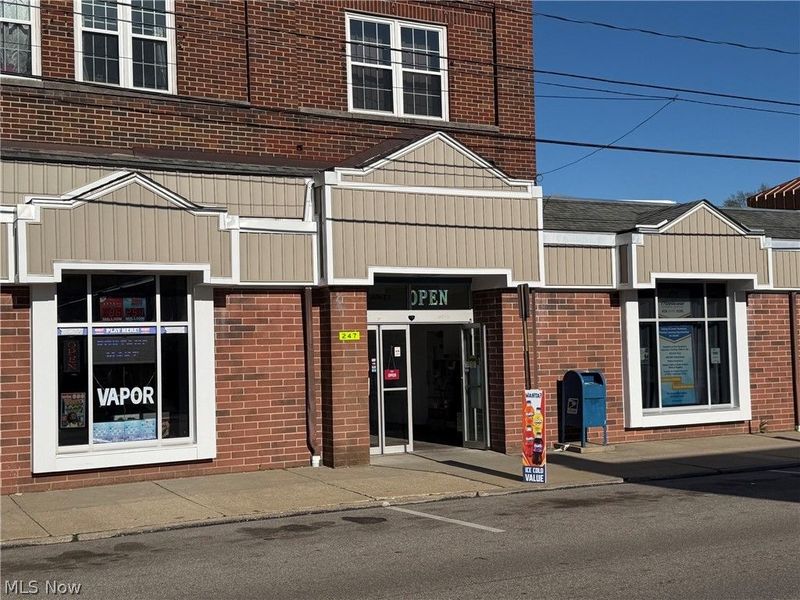 247 S Chestnut Street, Ravenna, OH 44266 Photo 3