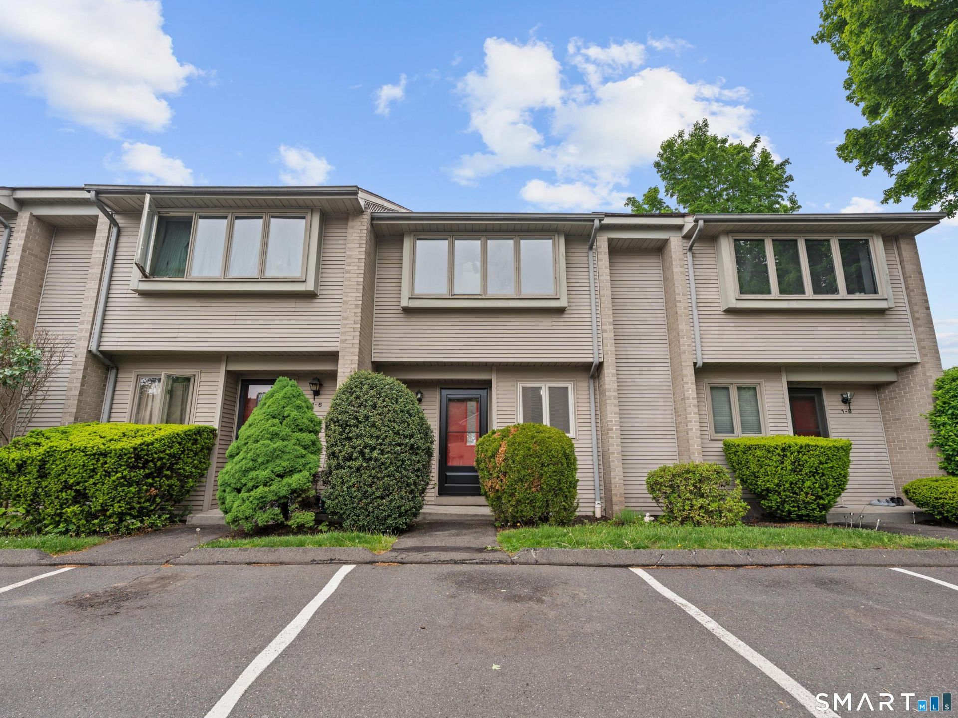 827 Oronoke, Unit 1-7, Waterbury, CT 06708 Main Photo