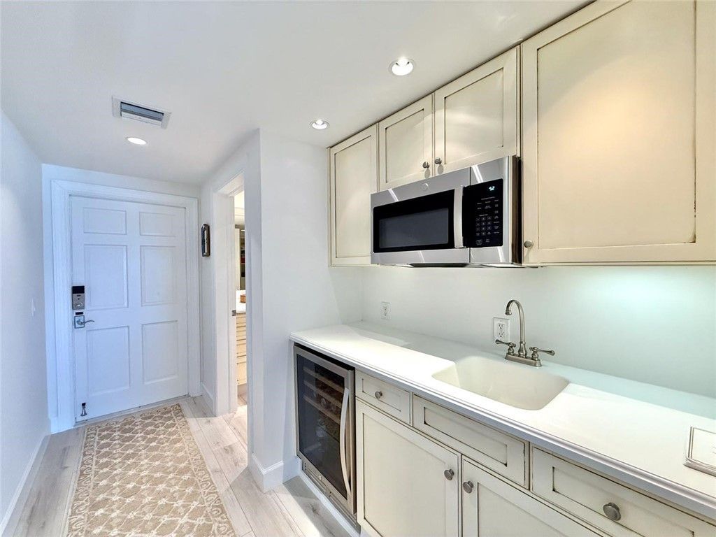 400 Beach Road, Unit 246, Indian River Shores, FL 32963 Photo