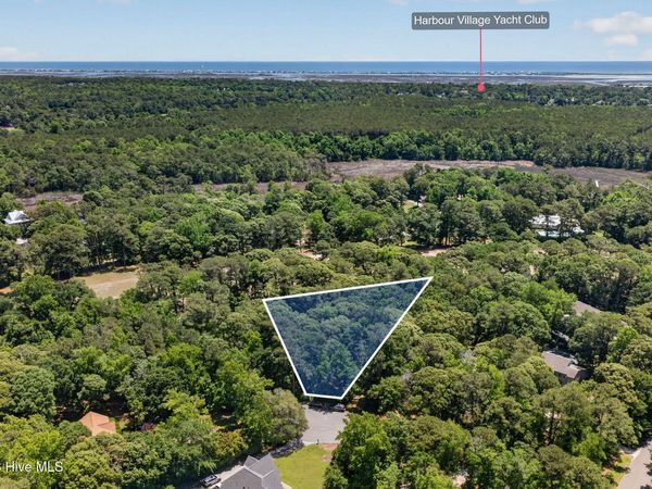 000 Wedge Road, Hampstead, NC 28443