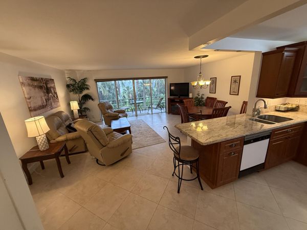 300 NE 14th Avenue, Unit 411, Hallandale Beach, FL 33009