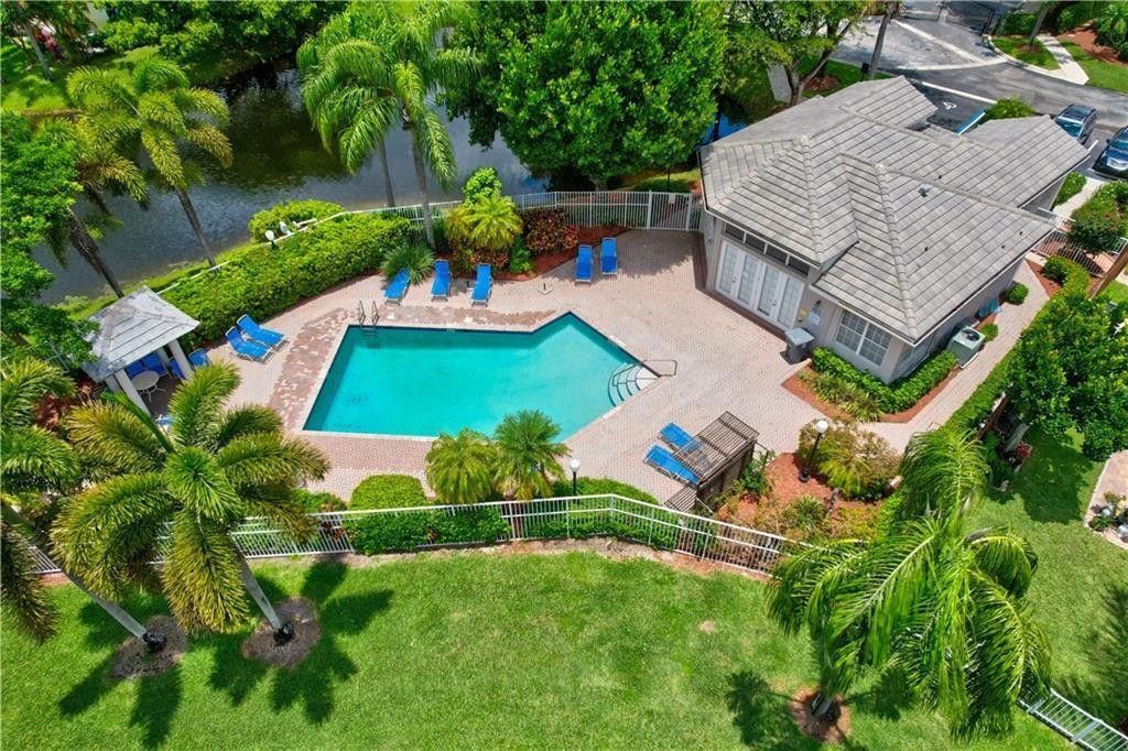8171 Hampton Wood Drive, Boca Raton, FL 33433 Photo