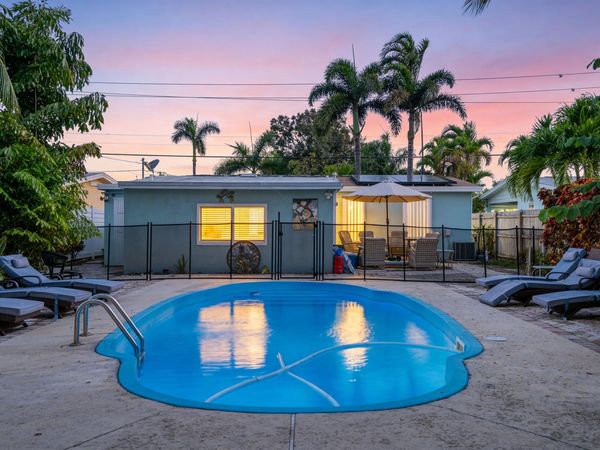 702 W Bloxham Street, Lantana, FL 33462