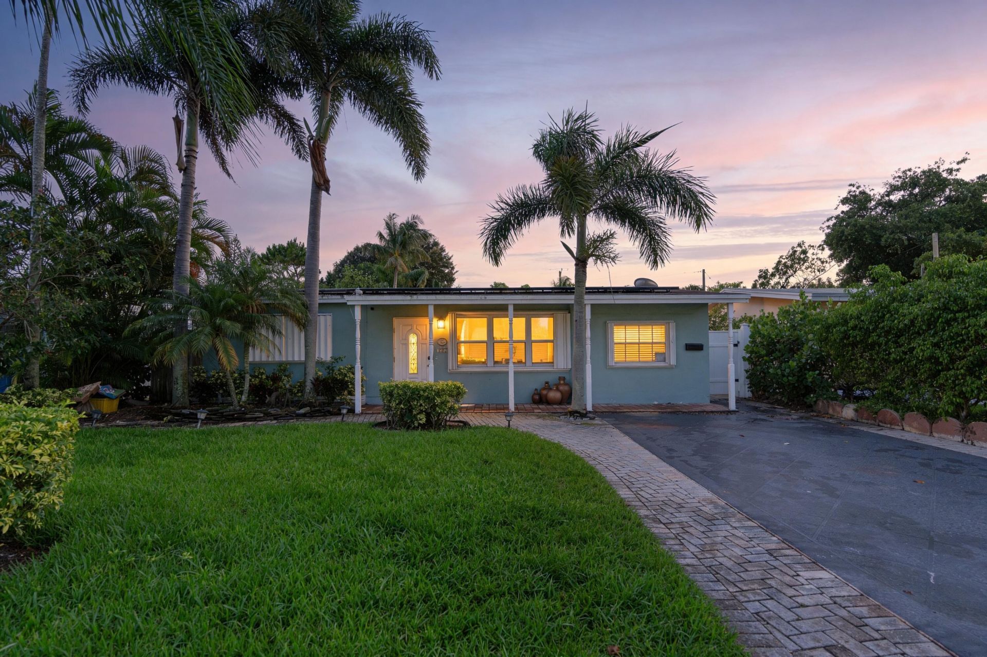 702 W Bloxham Street, Lantana, FL 33462 Photo
