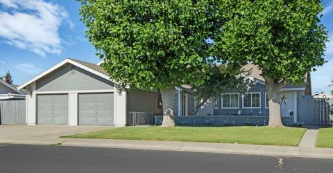 747 Foxfire Dr, Manteca, CA 95337 Photo