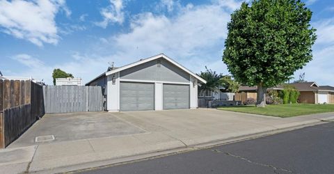 747 Foxfire Dr, Manteca, CA 95337 Photo