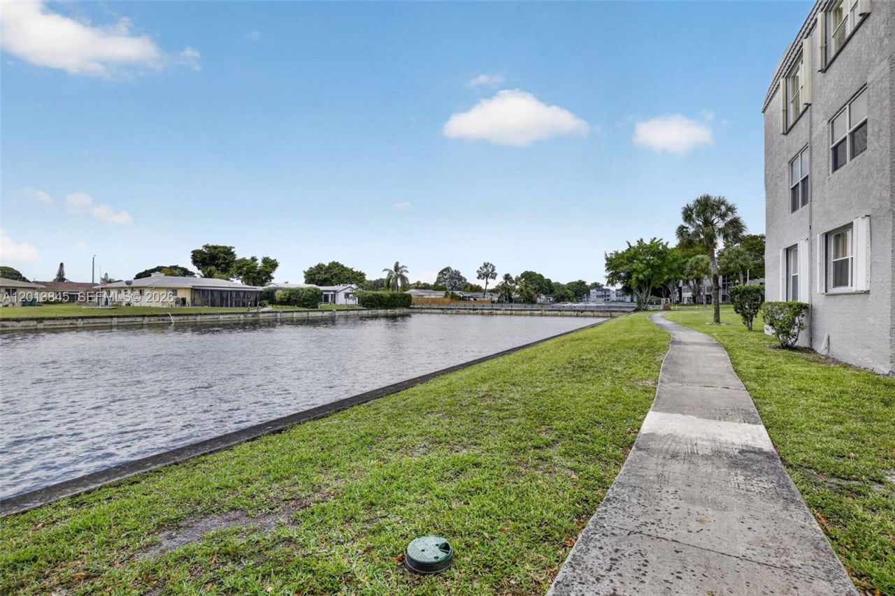 9090 Lime Bay Blvd, Unit 203, Tamarac, FL 33321 Photo