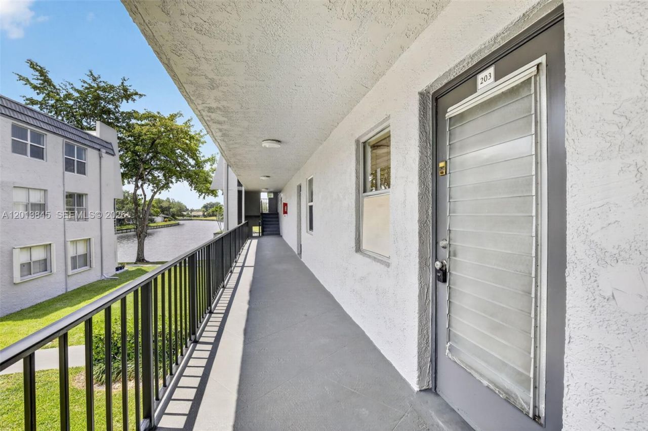 9090 Lime Bay Blvd, Unit 203, Tamarac, FL 33321 Photo