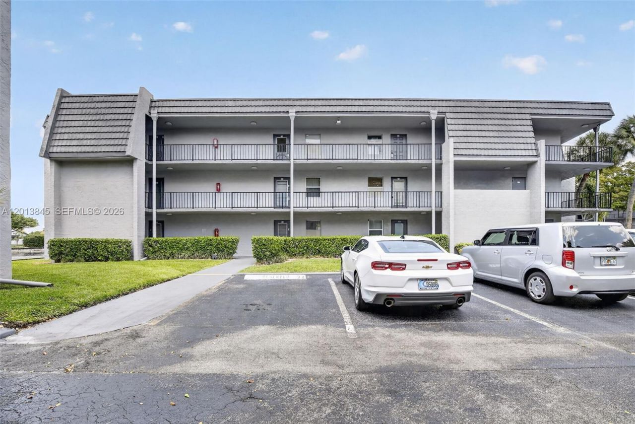 9090 Lime Bay Blvd, Unit 203, Tamarac, FL 33321 Photo
