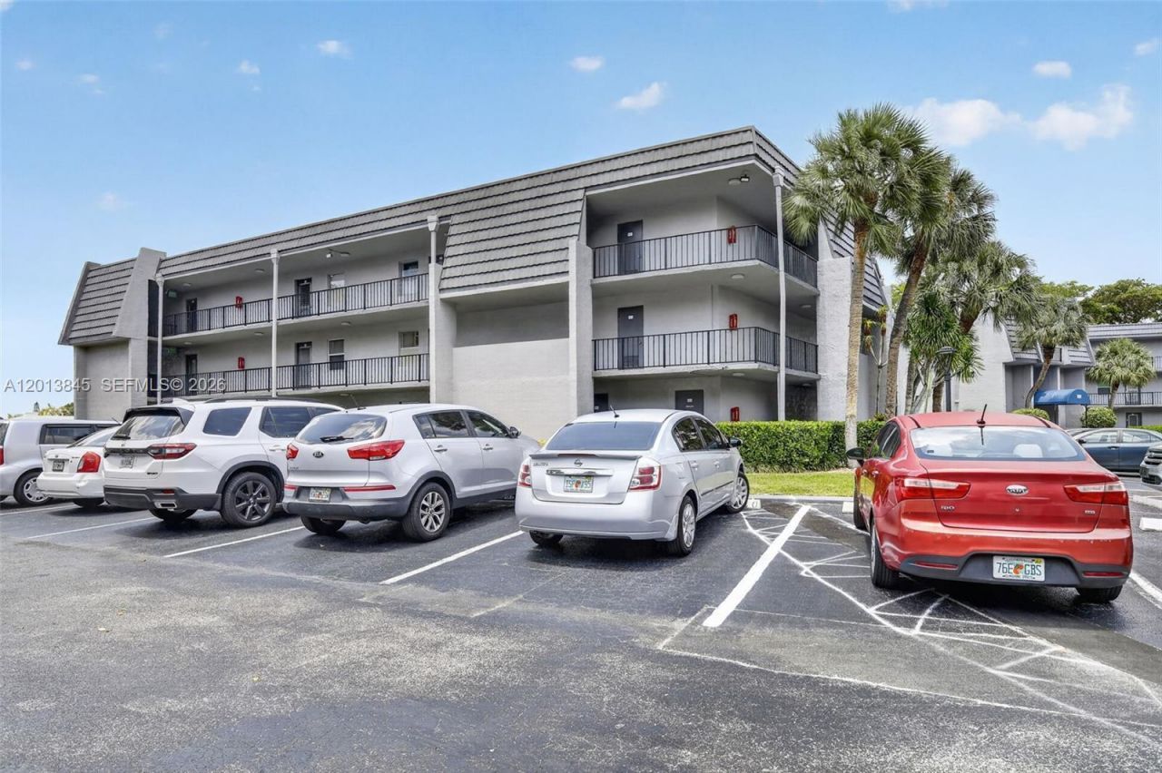 9090 Lime Bay Blvd, Unit 203, Tamarac, FL 33321 Photo