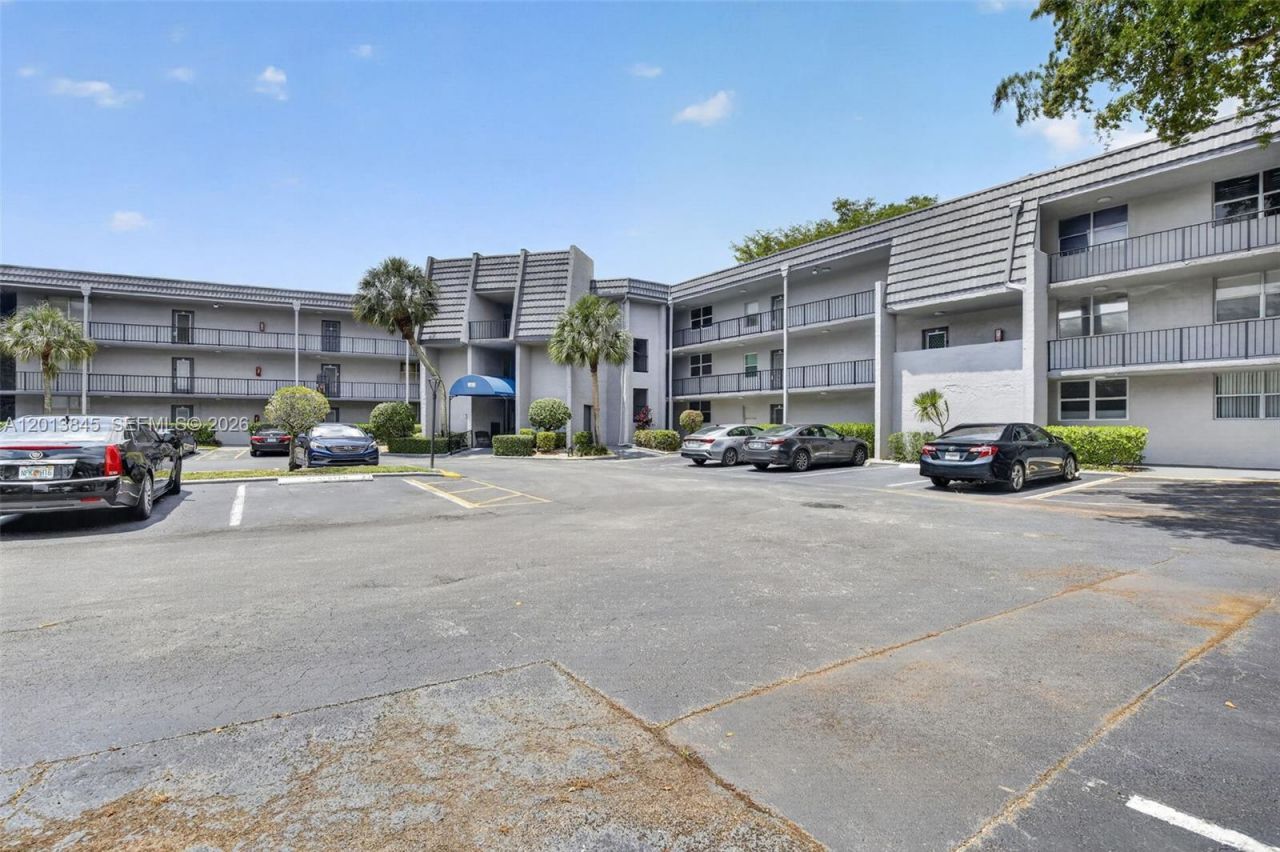 9090 Lime Bay Blvd, Unit 203, Tamarac, FL 33321 Photo