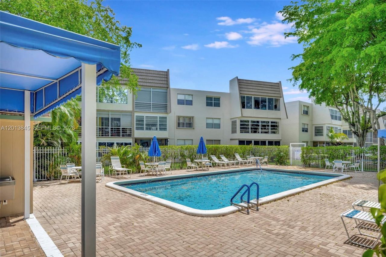 9090 Lime Bay Blvd, Unit 203, Tamarac, FL 33321 Photo