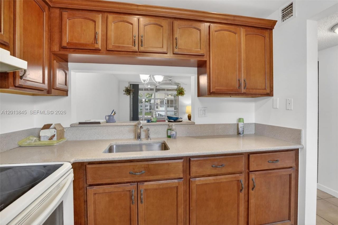 9090 Lime Bay Blvd, Unit 203, Tamarac, FL 33321 Photo