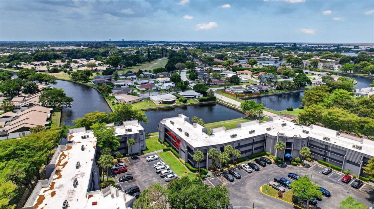 9090 Lime Bay Blvd, Unit 203, Tamarac, FL 33321 Photo