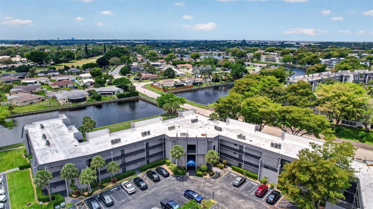 9090 Lime Bay Blvd, Unit 203, Tamarac, FL 33321 Photo