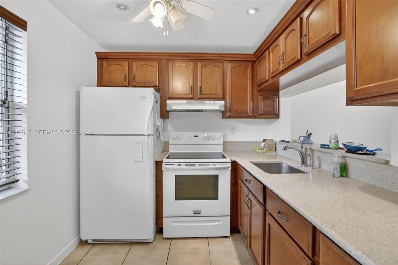 9090 Lime Bay Blvd, Unit 203, Tamarac, FL 33321 Photo