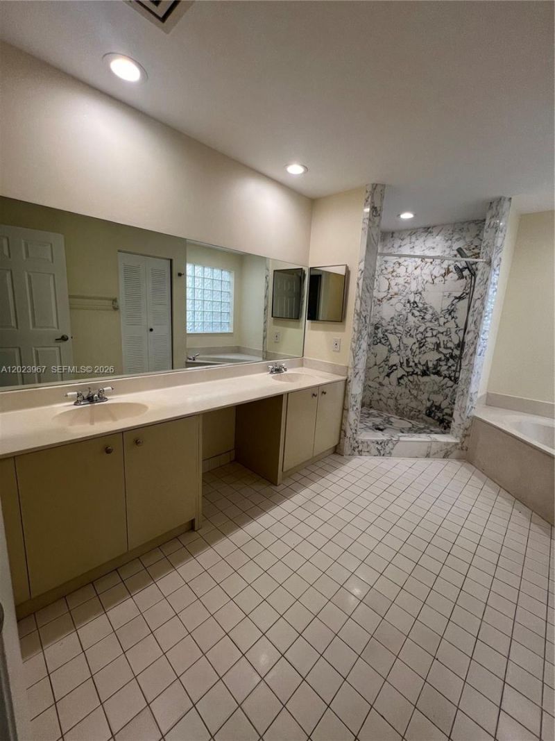 16373 Malibu Dr , Unit 51, Weston, FL 33326 Photo