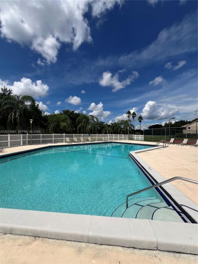 16373 Malibu Dr , Unit 51, Weston, FL 33326 Photo