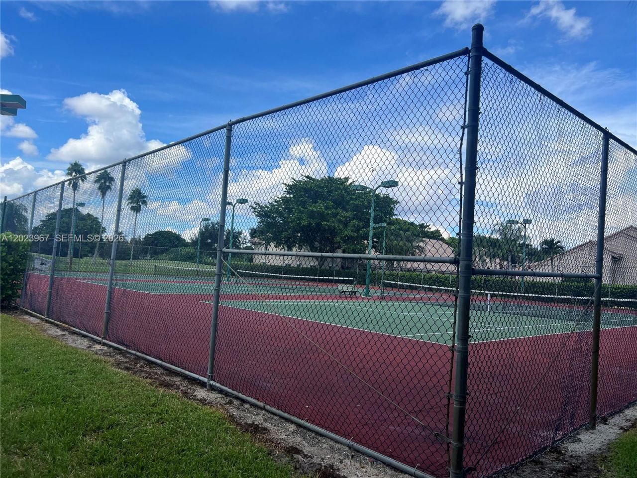 16373 Malibu Dr , Unit 51, Weston, FL 33326 Photo