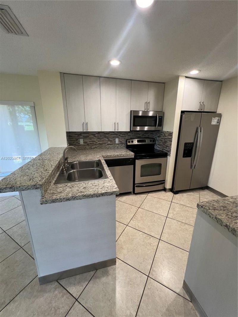 16373 Malibu Dr , Unit 51, Weston, FL 33326 Photo